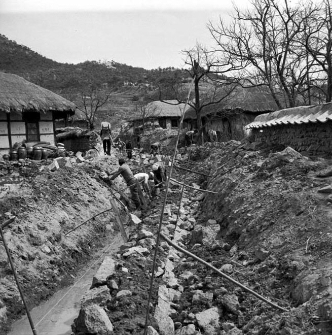 오수면 봉천마을 마을하천 보수 1973